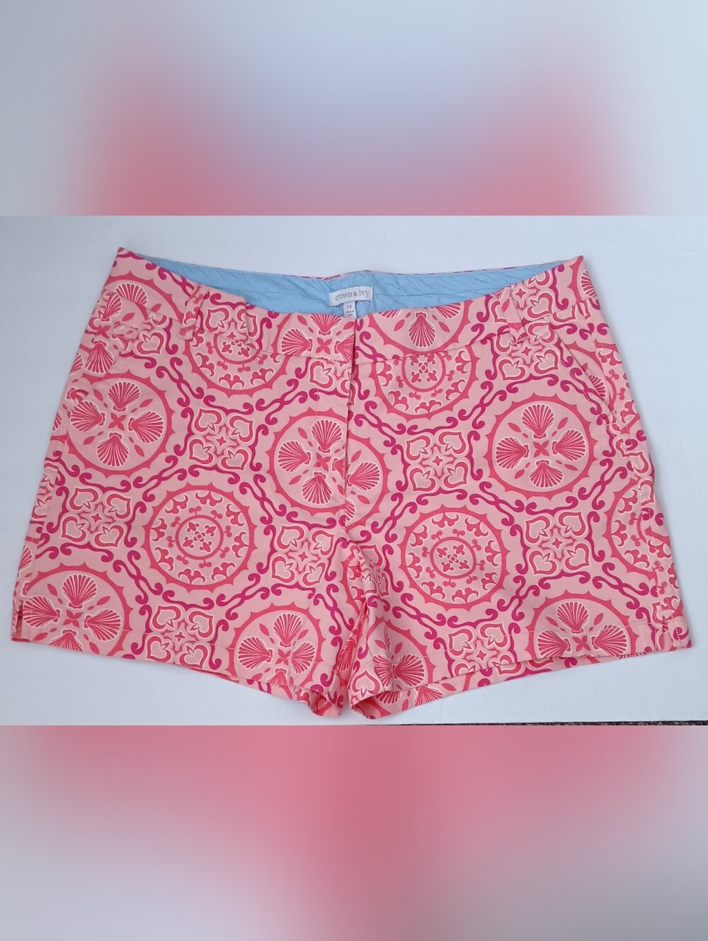 Crown & Ivy Women’s Shell Coral Color Mid-Rise Streach Shorts Sz 14